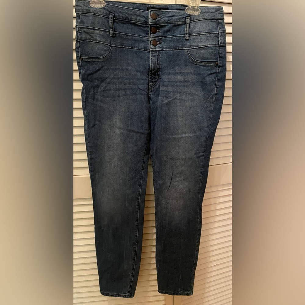 Women’s Refuge jeans. Dark blue distressed. Size 10.